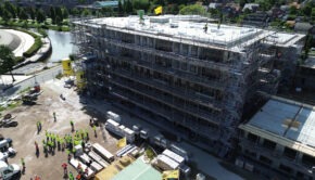 De Alliantie bereikte het hoogste punt op de bouwplaats van Podium